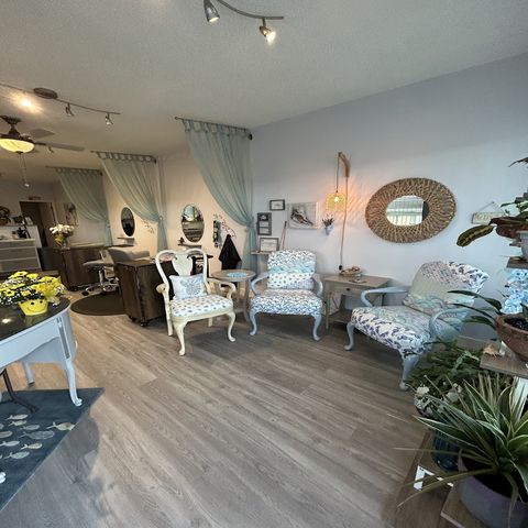 STYLZ, beauty salon in Florence, OR